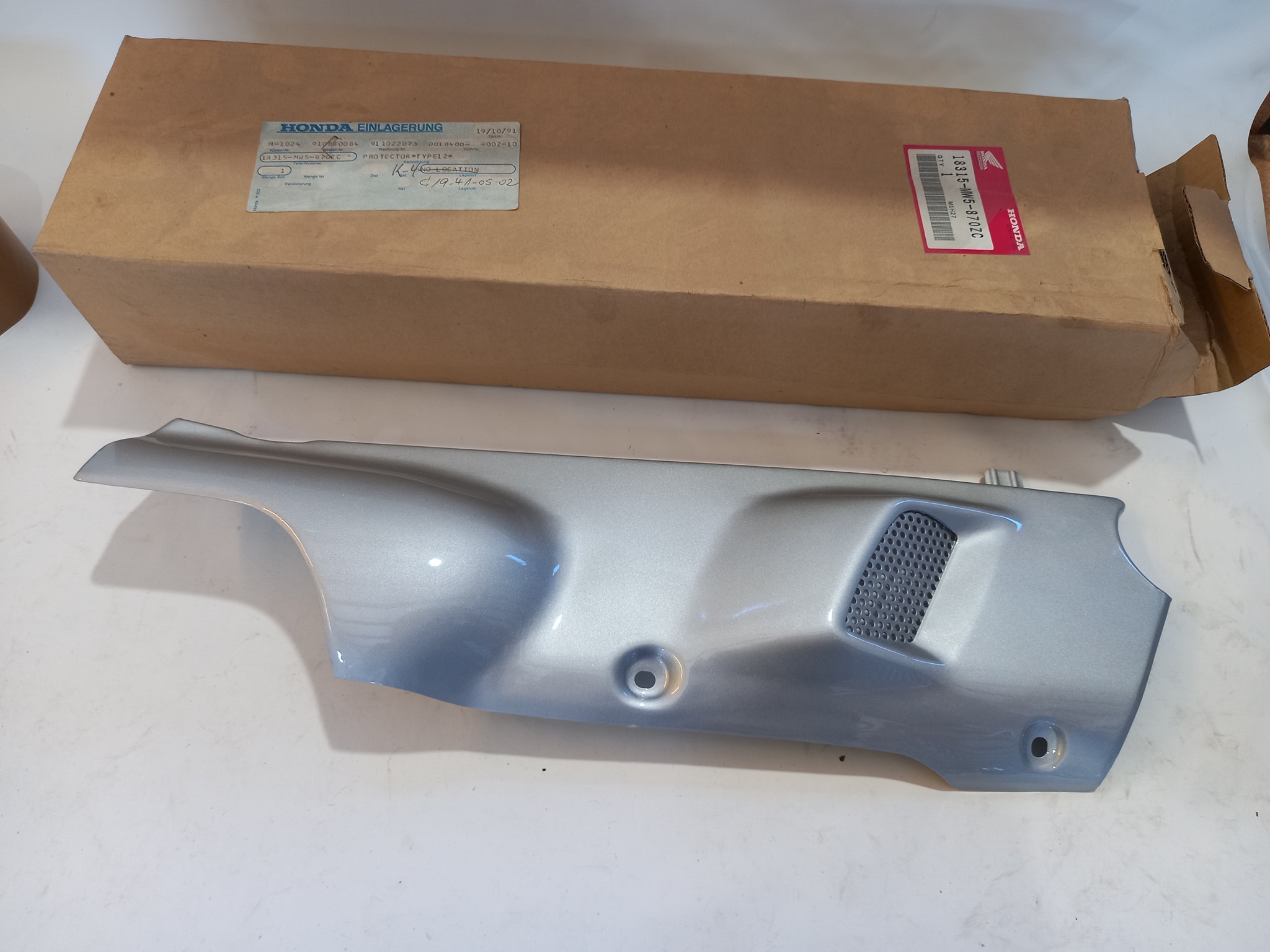 Picture of Honda  SCHUTZ, R. KAMMER *TYPE12  18315-MW5-870ZC